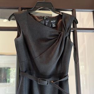 Size 00 White House black market: great neckline dress with belt